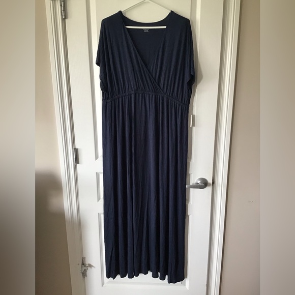 Plus Size NWT Amazon Essentials Maxi Dress - Picture 1 of 4